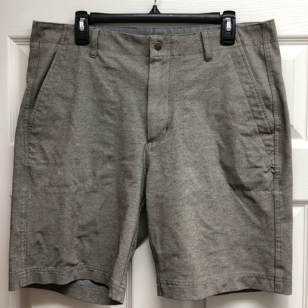 Caribbean Men's Flat-Front Taupe Shorts